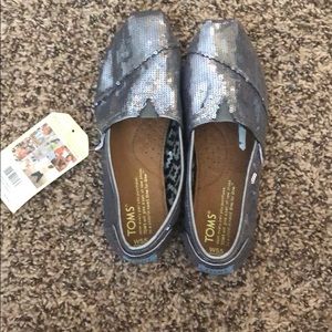 Pewter sequin TOMS